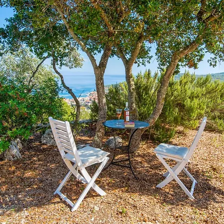 Artistsvillas-red Rose Gaios