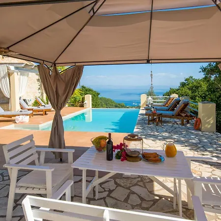 Red Rose Artistsvillas *