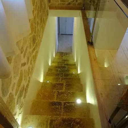 Artistsvillas-red Rose Villa Gaios