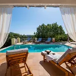 וילה Artistsvillas-Red Rose *