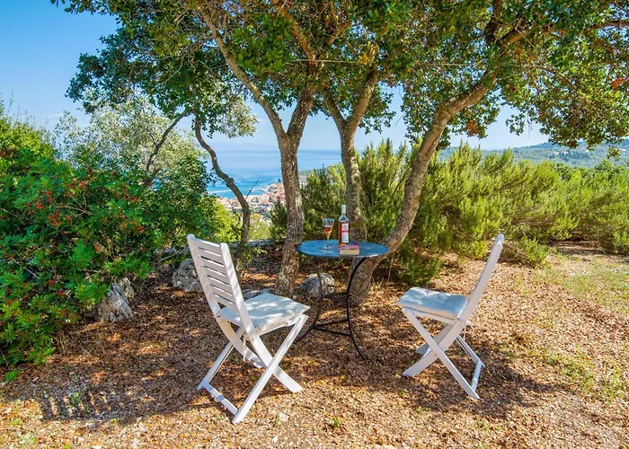 Artistsvillas-Red Rose Gaios