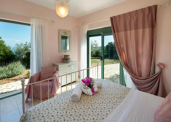 Red Rose Artistsvillas *