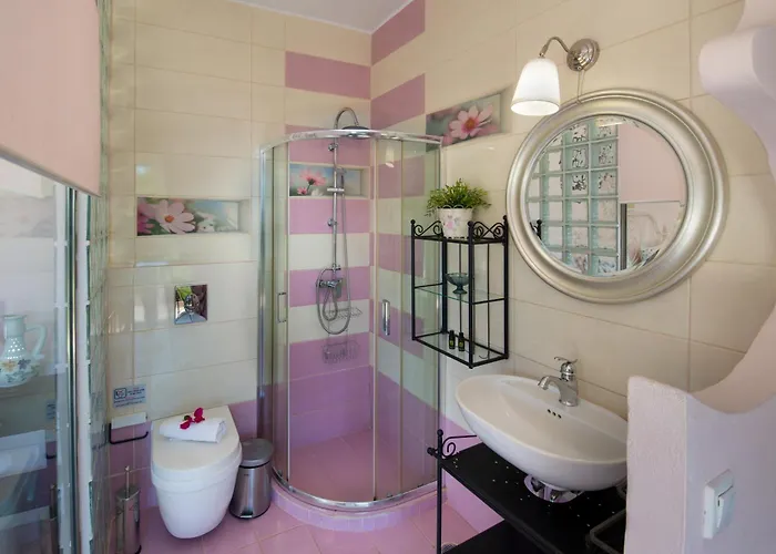 Villa Red Rose Artistsvillas
